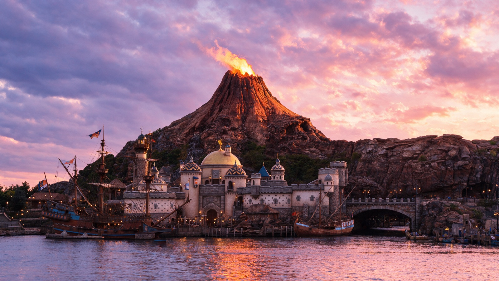 Mount Prometheus and Mediterranean Harbor at Tokyo DisneySea