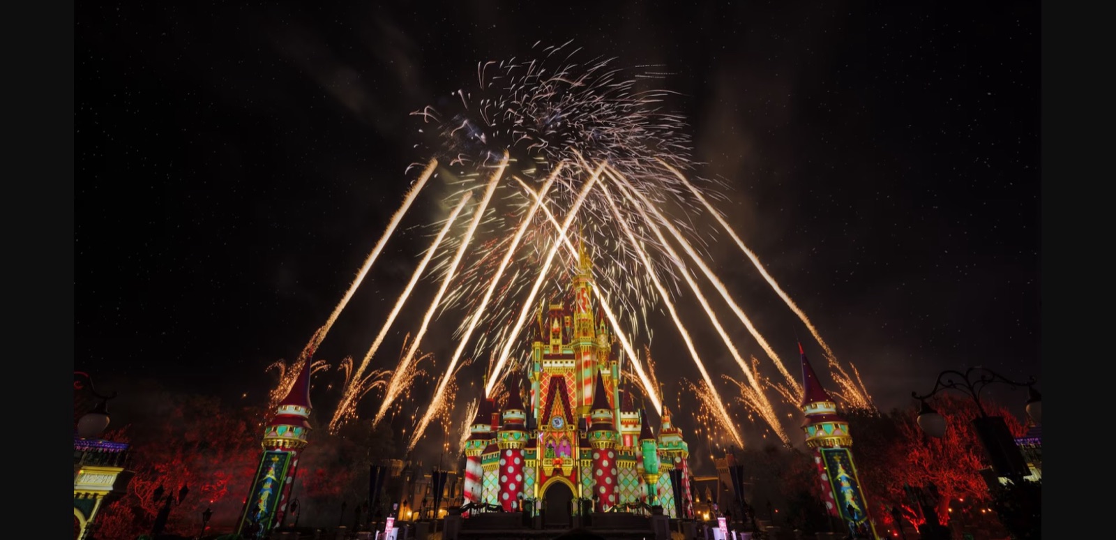 Minnie’s Wonderful Christmastime Fireworks above Cinderella Castle during Mickey’s Very Merry Christmas Party