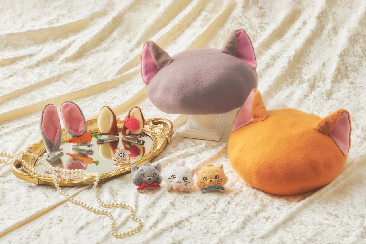 Berlioz and Toulouse berets and Aristocats hair clips in Disney Store Japan's official announcement image