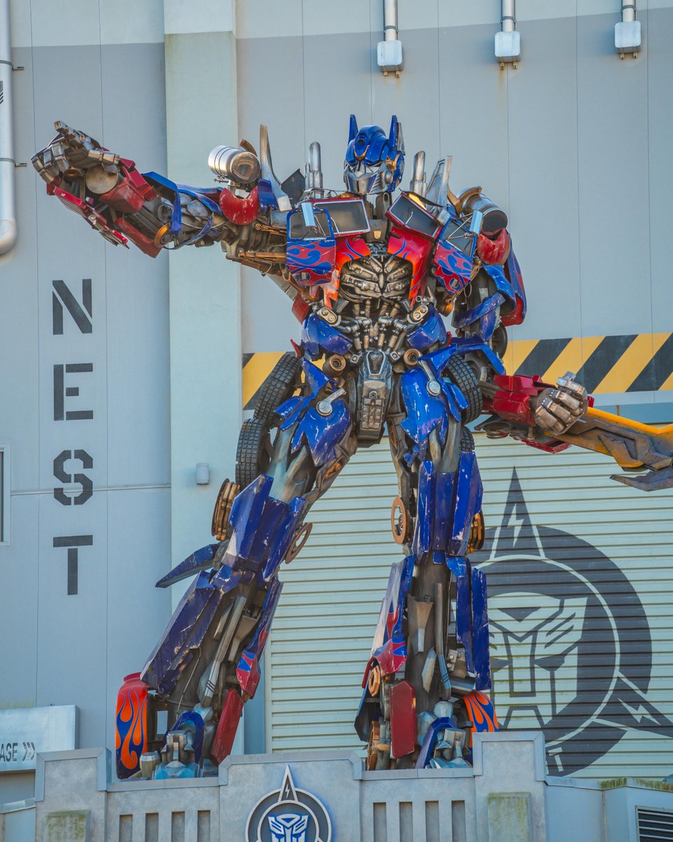 Optimus Prime statue above TRANSFORMERS: The Ride-3D at Universal Orlando