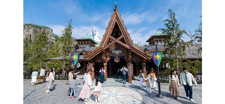 Anna and Elsa's Frozen Journey at Tokyo DisneySea