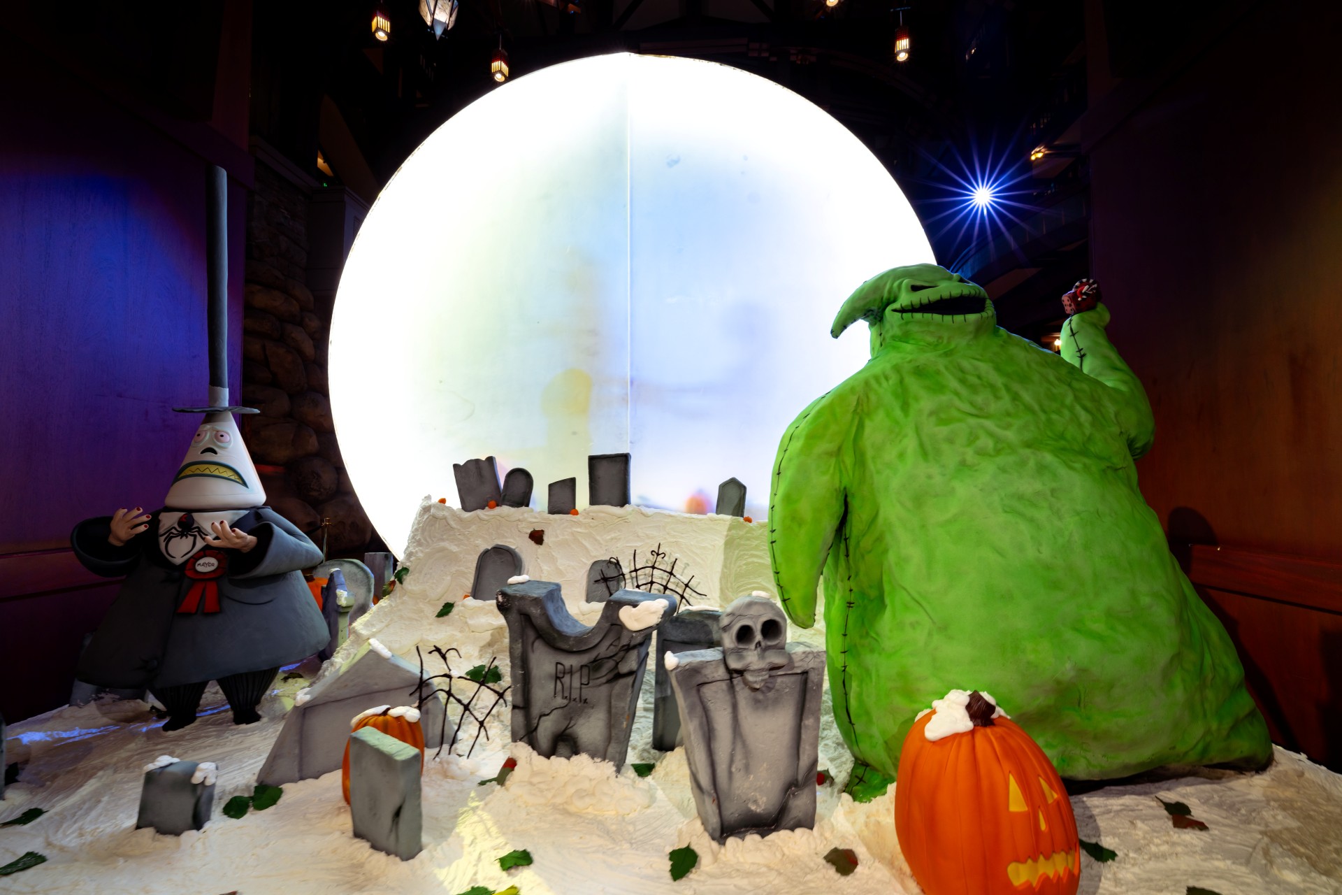 Oogie Boogie and the Mayor in the Grand Californian Nightmare Before Christmas confection