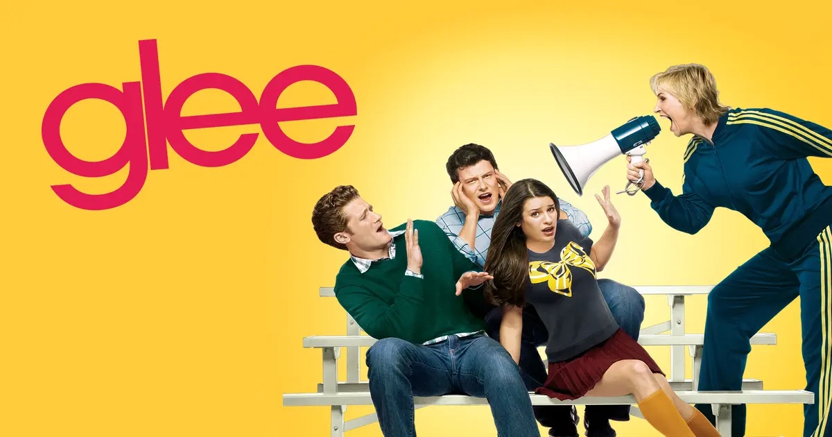 Original Glee cast members pictured in official series artwork from Hulu