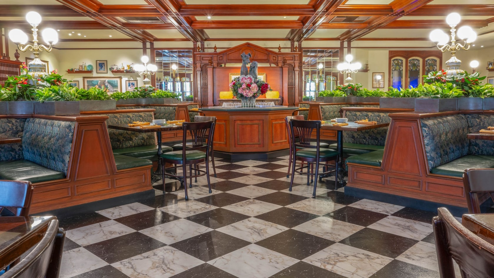Dining room at Tony's Town Square Restaurant in Magic Kingdom