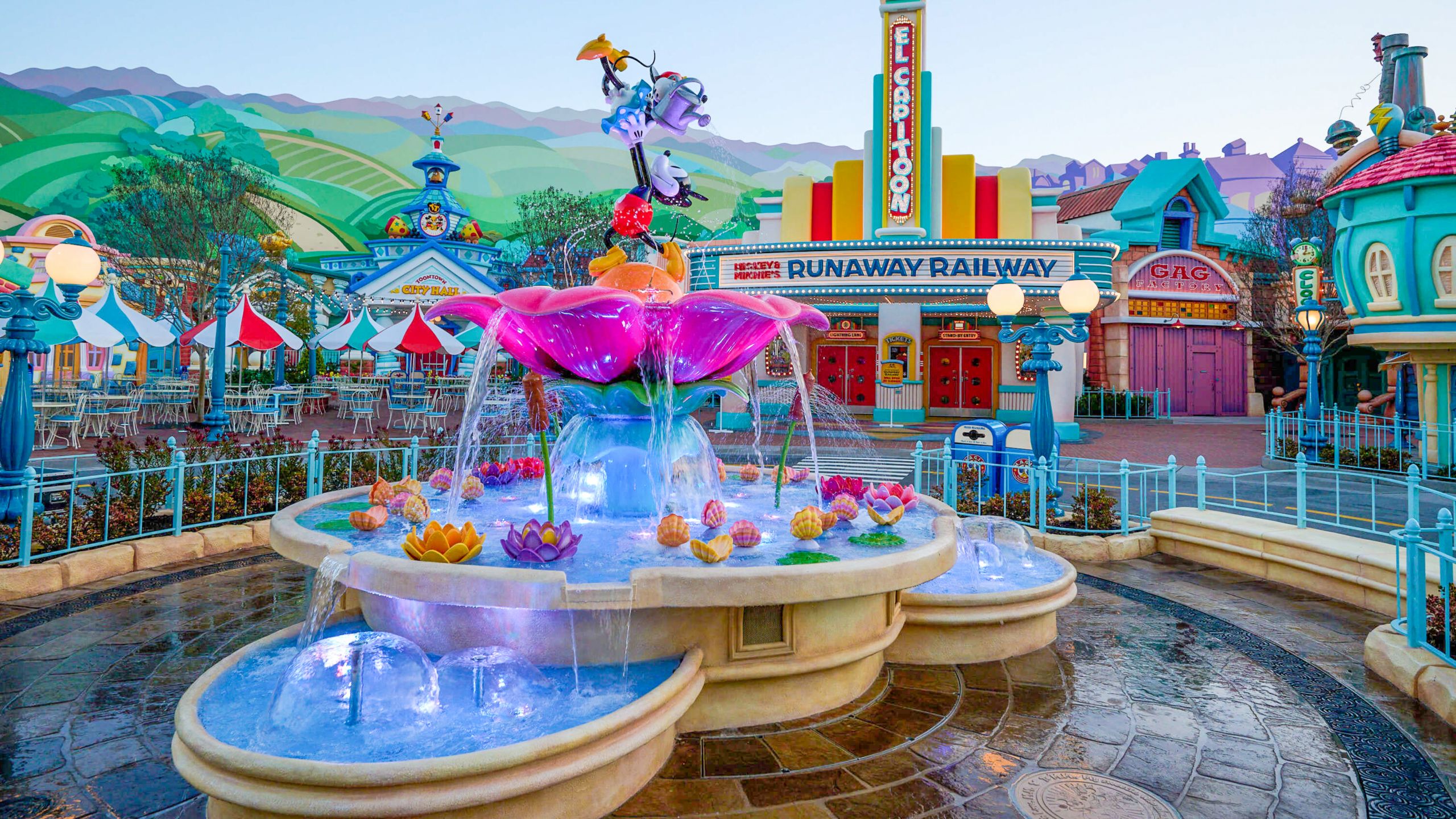 CenTOONial Park and Mickey & Minnie’s Runaway Railway in Mickey’s Toontown