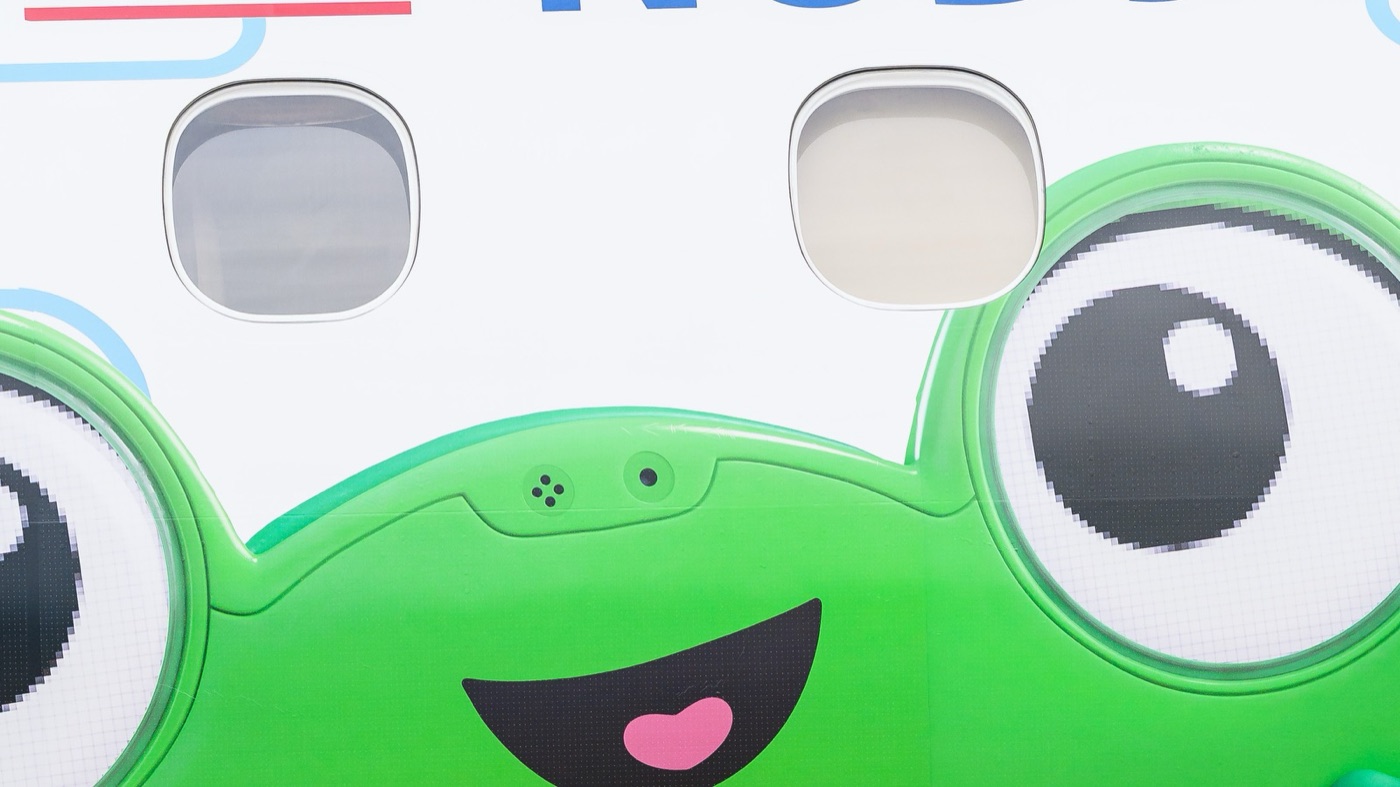 Toy Story 5 Horizon Air aircraft photo