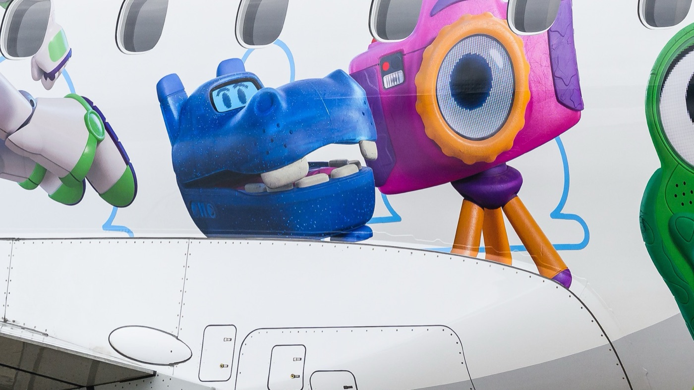 Toy Story 5 Horizon Air aircraft photo