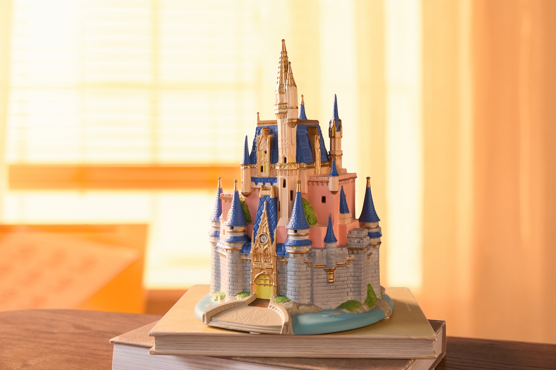 Walt Disney World Cinderella Castle Small Kingdoms light-up figure