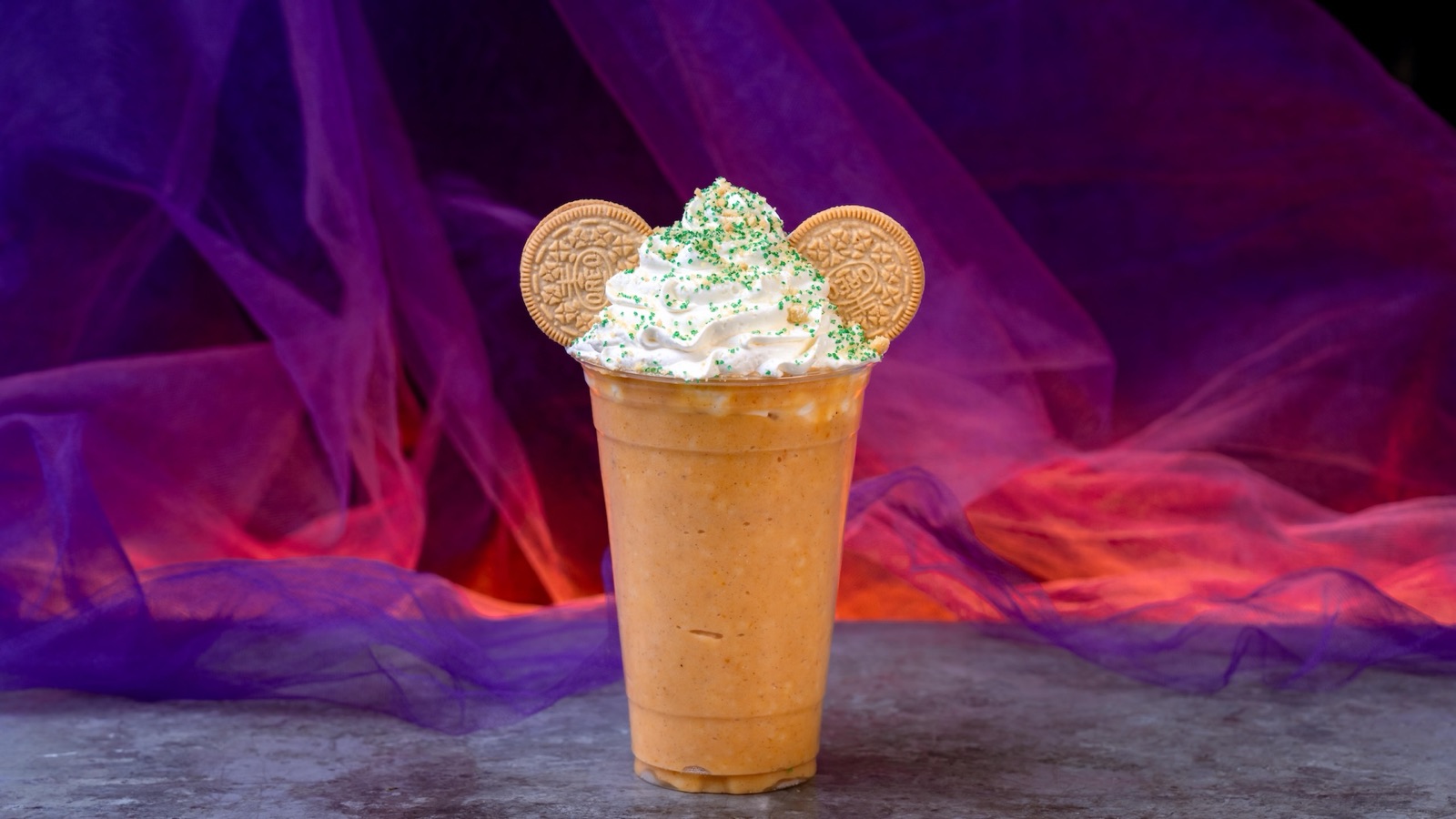 Halloween pumpkin pie shake