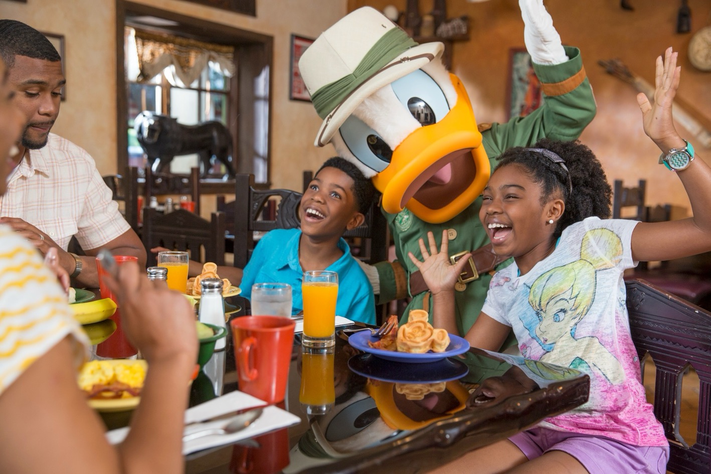 Walt Disney World dining plan meal, dessert, and resort mug in an official Disney Parks image
