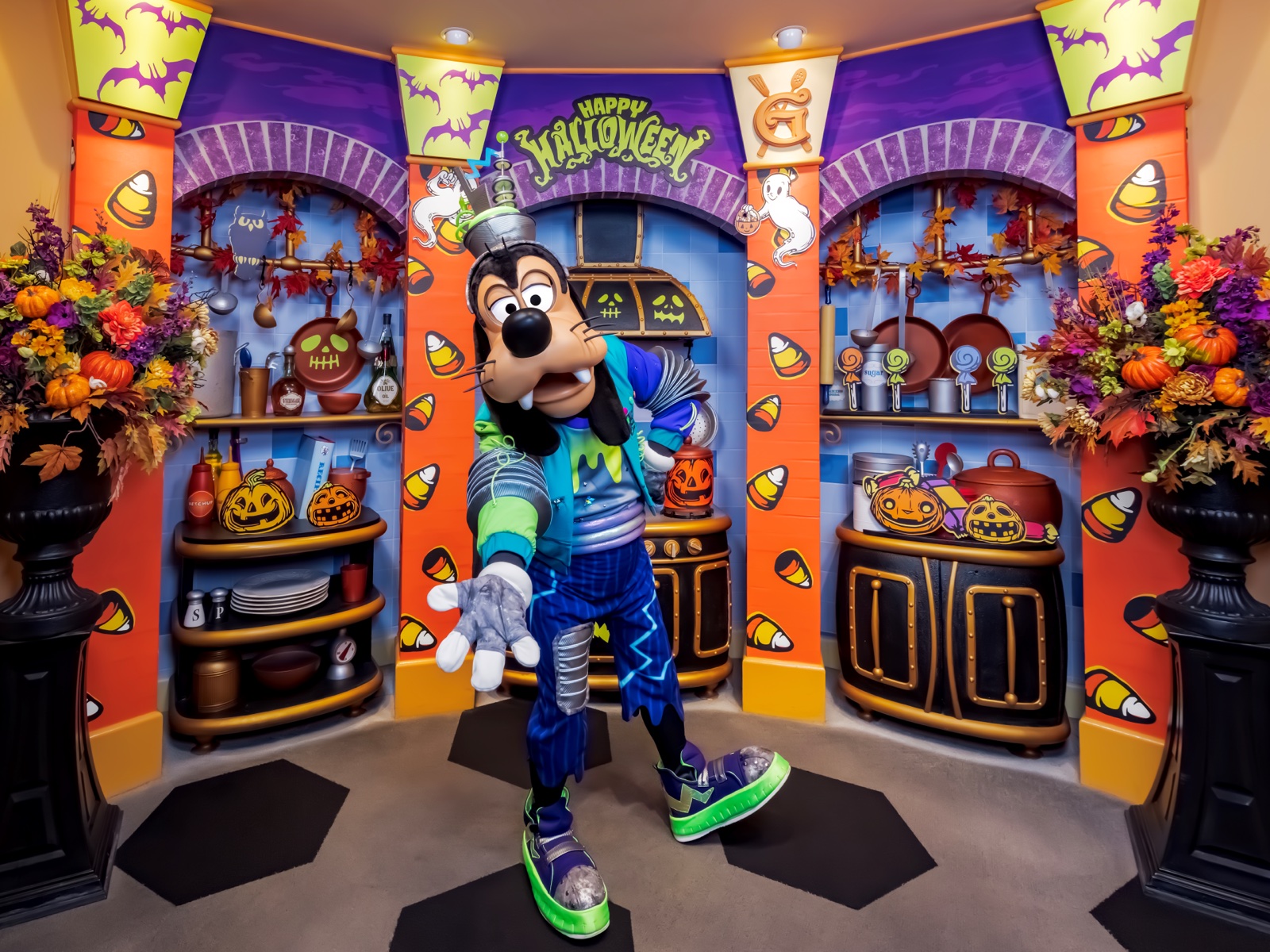 Goofy in Halloween attire at Goofy’s Kitchen at Disneyland Hotel