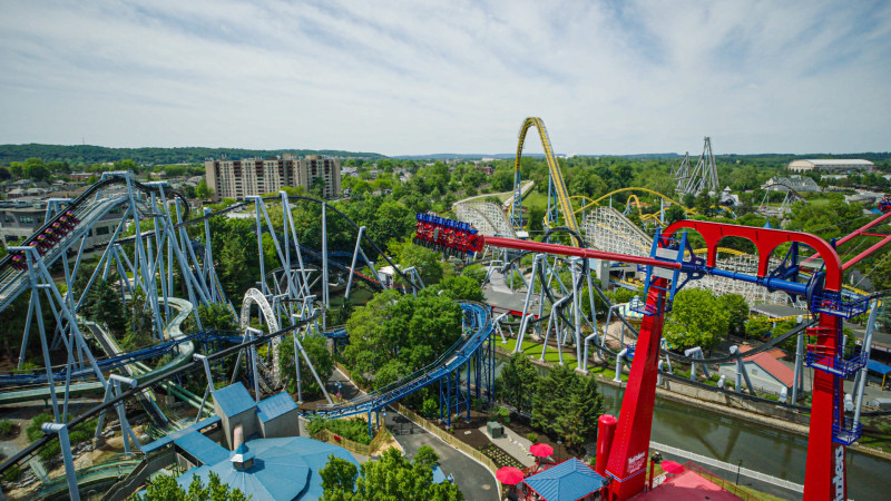 An aerial view of Twizzlers Twisted Gravity.