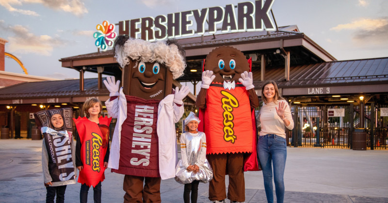 Hersheypark characters dressed for Halloween.