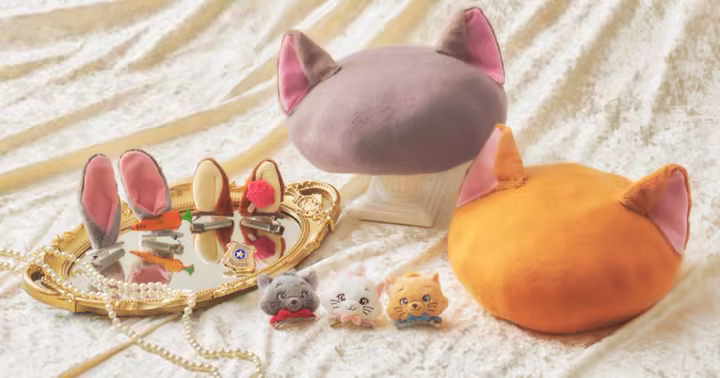 Berlioz and Toulouse berets and Aristocats hair clips in Disney Store Japan's official announcement image