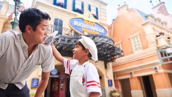 Guests outside Remy's Ratatouille Adventure at EPCOT