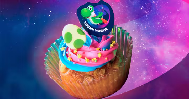 Galaxy Cupcake with Yoshi artwork at Universal Studios Japan