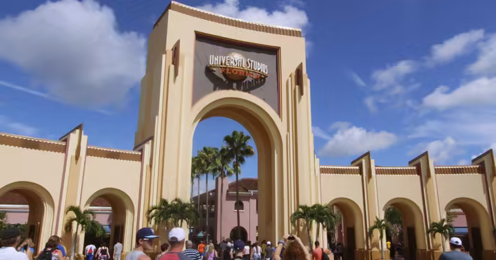 The entrance arch at Universal Studios Florida