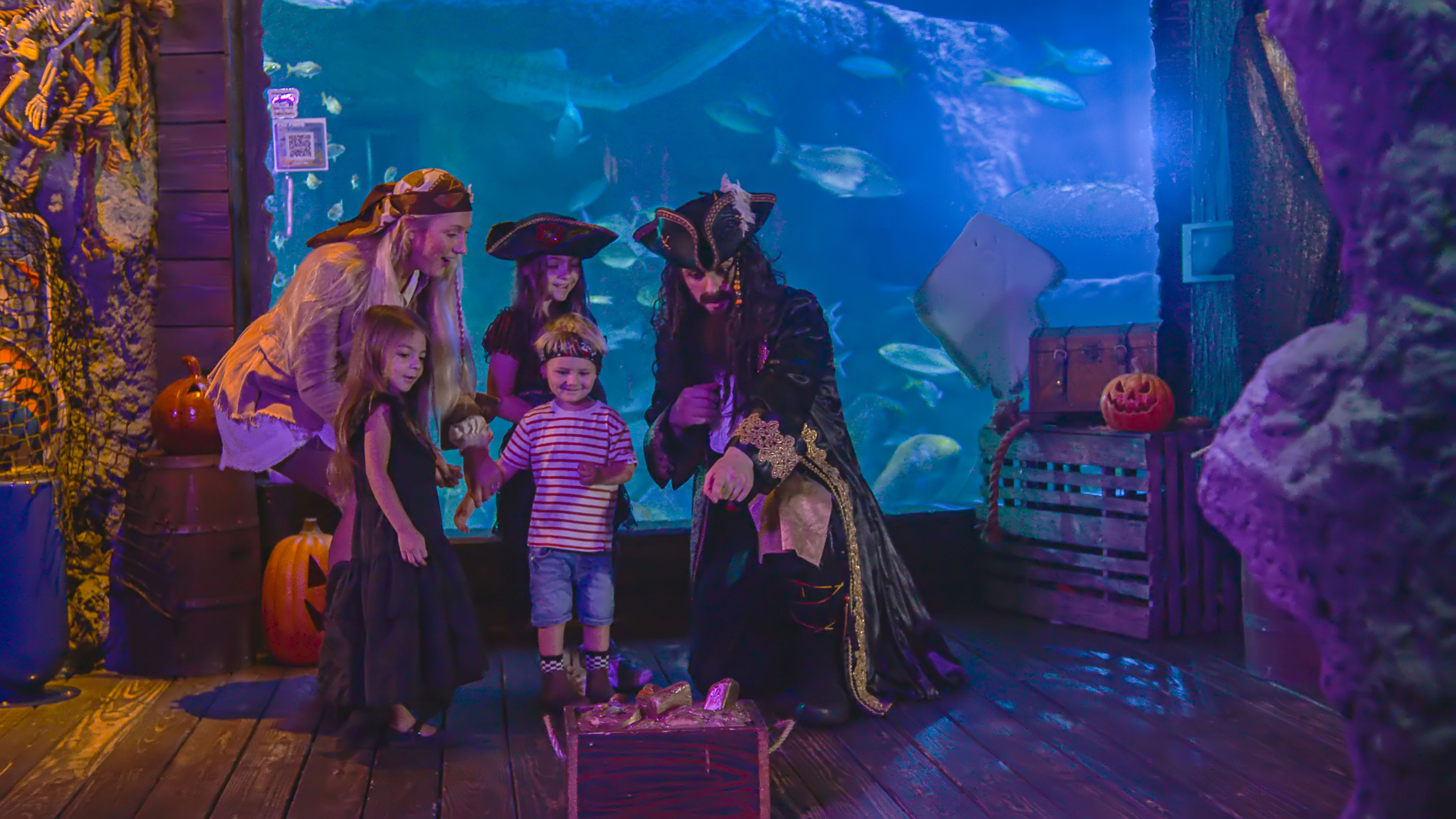 Captain Sebastian meets children at SEA LIFE Orlando