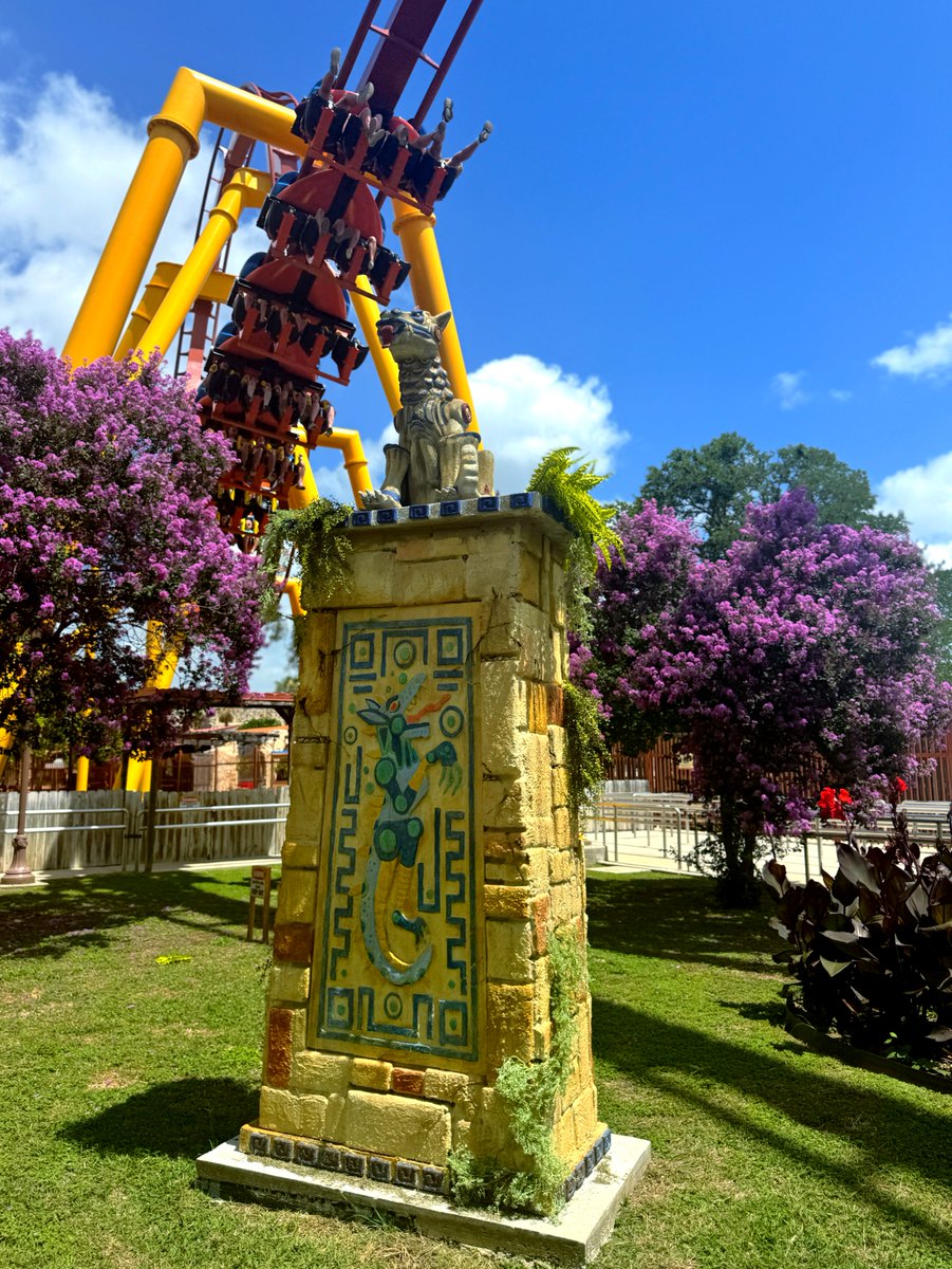 Chupacabra figure at the entrance to the coaster queue at Six Flags Fiesta Texas