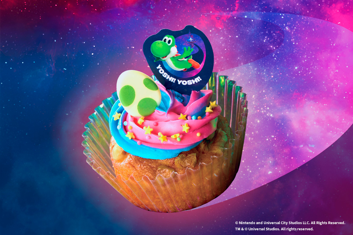 Galaxy Cupcake with Yoshi artwork at Universal Studios Japan