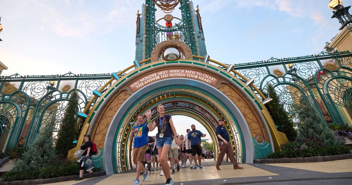 Best Epic Universe Early Park Admission Rides: Mine-Cart, Battle, or Mario Kart?