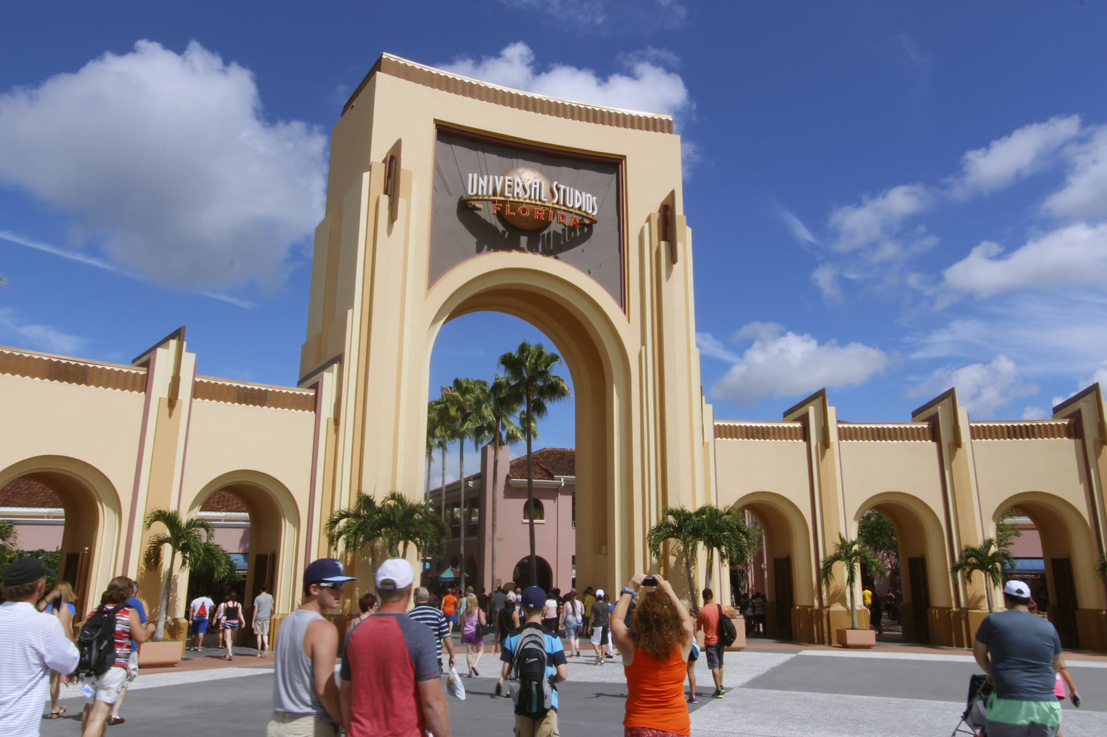 The entrance arch at Universal Studios Florida