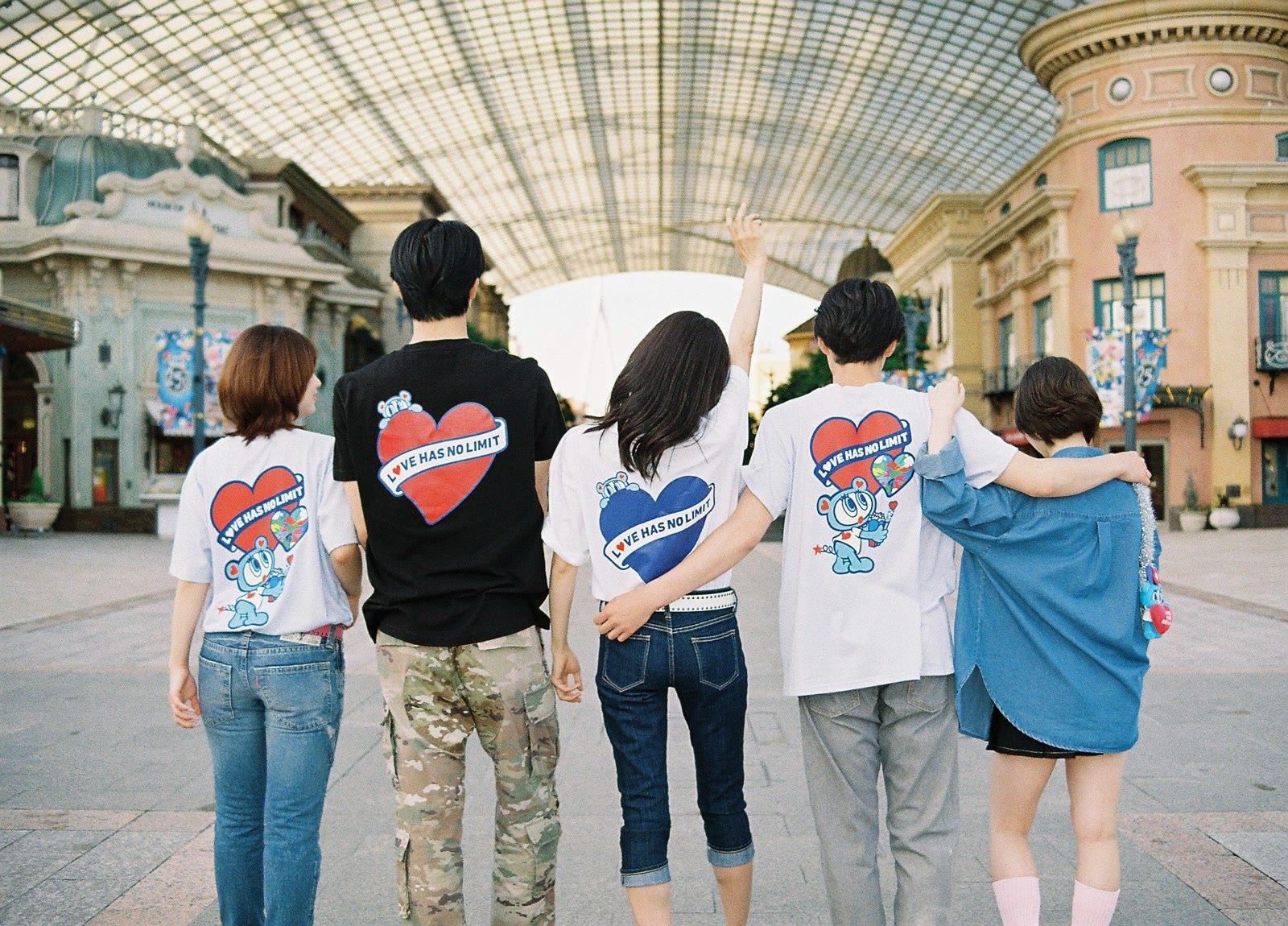 Angel Blue characters visit Universal Studios Japan in charity merchandise artwork