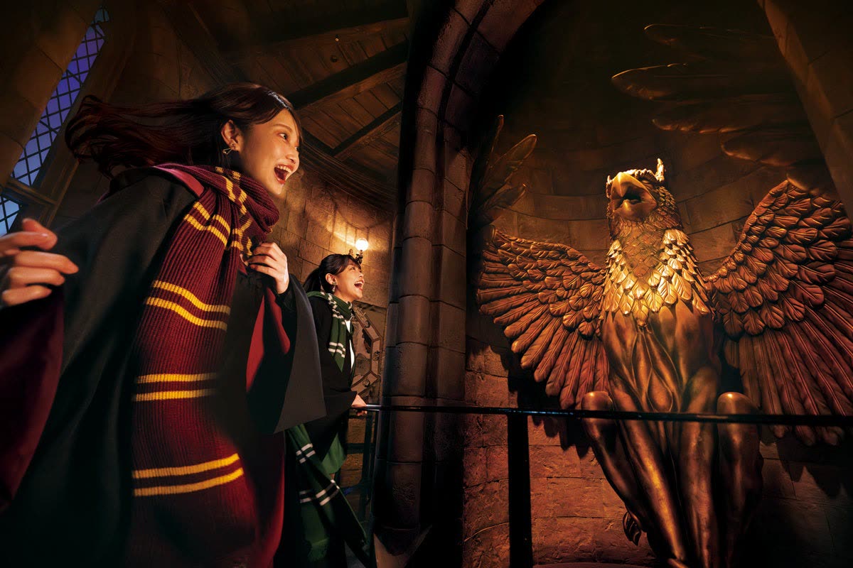 Hogwarts Castle Walk artwork for Universal Studios Japan autumn 2026